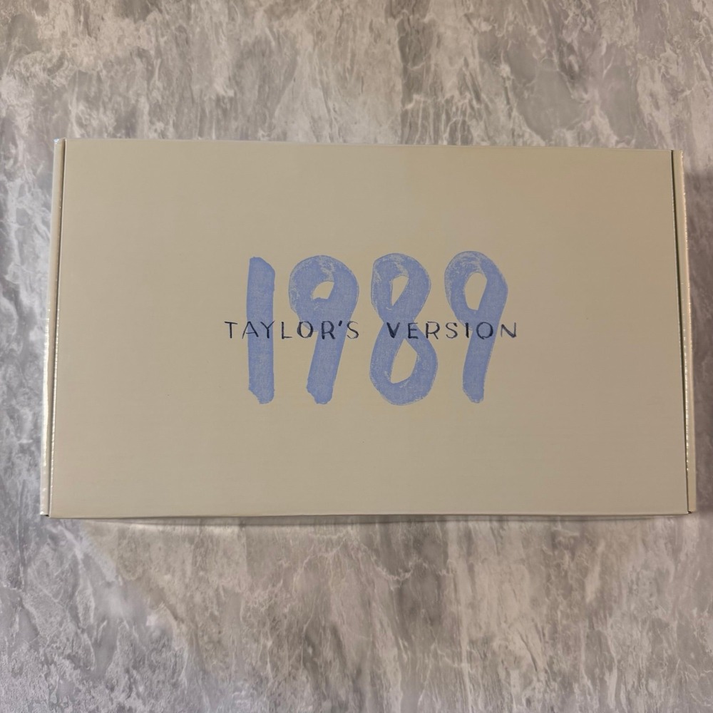 New Taylor Swift 1989 CD Film Strip Shelves
